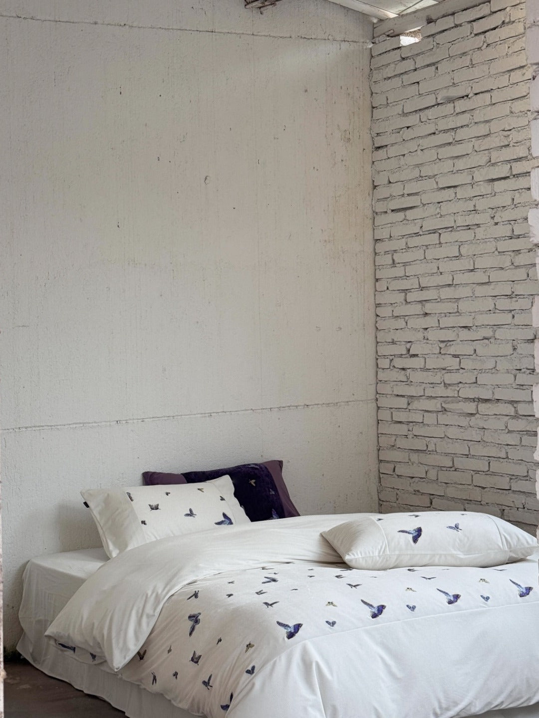 Amethyst Wing Ivory Butterfly Velvet Bedding Set original reference image 8