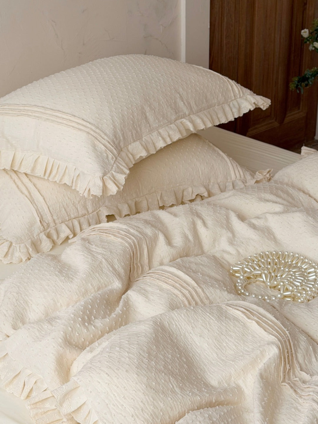 Elodie Clip-Jacquard Ruffle Muslin Bedding Set original reference image 5