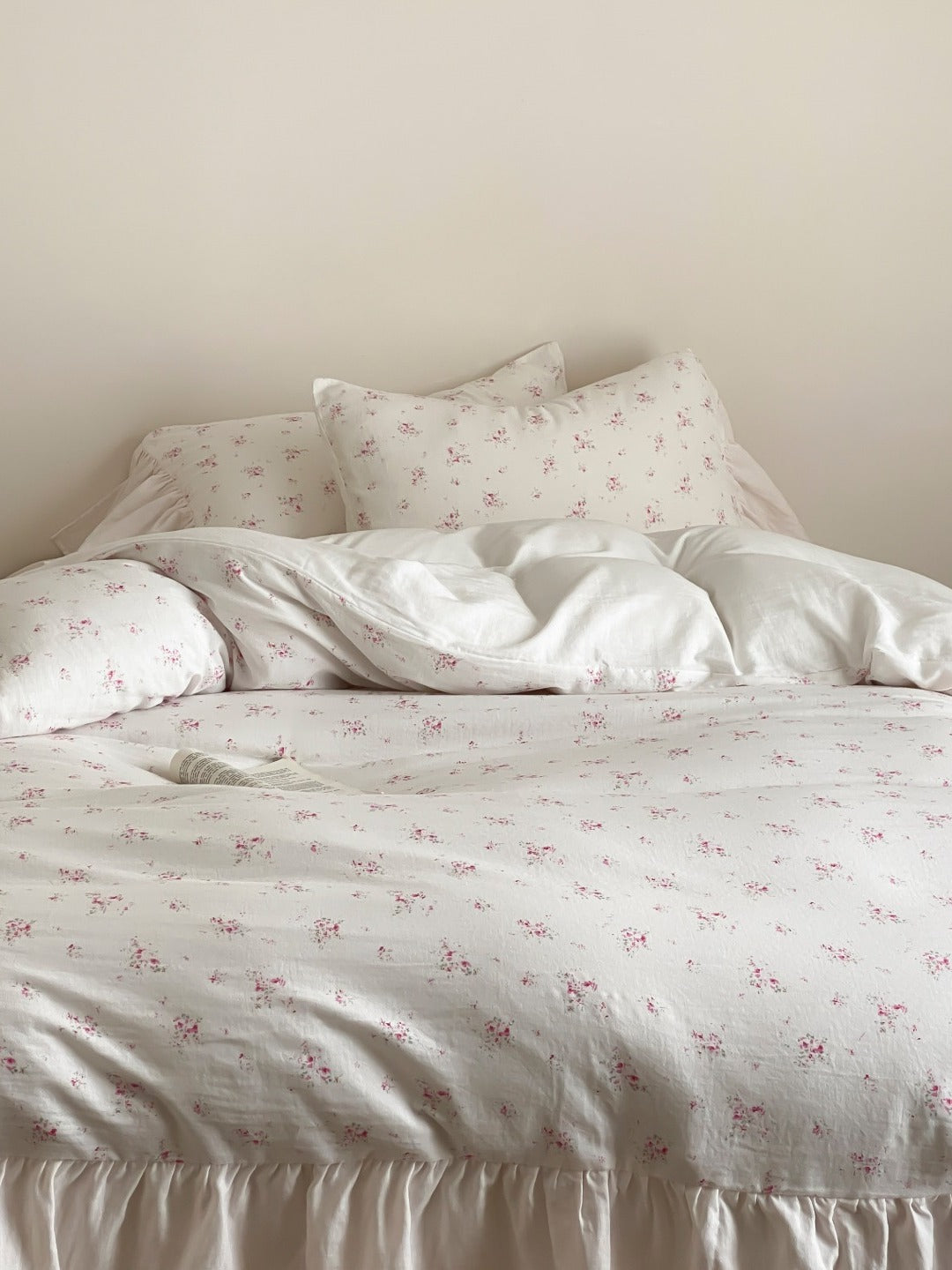 Evening Rose Ivory Floral Ruffle Muslin Bedding Set original reference image 2