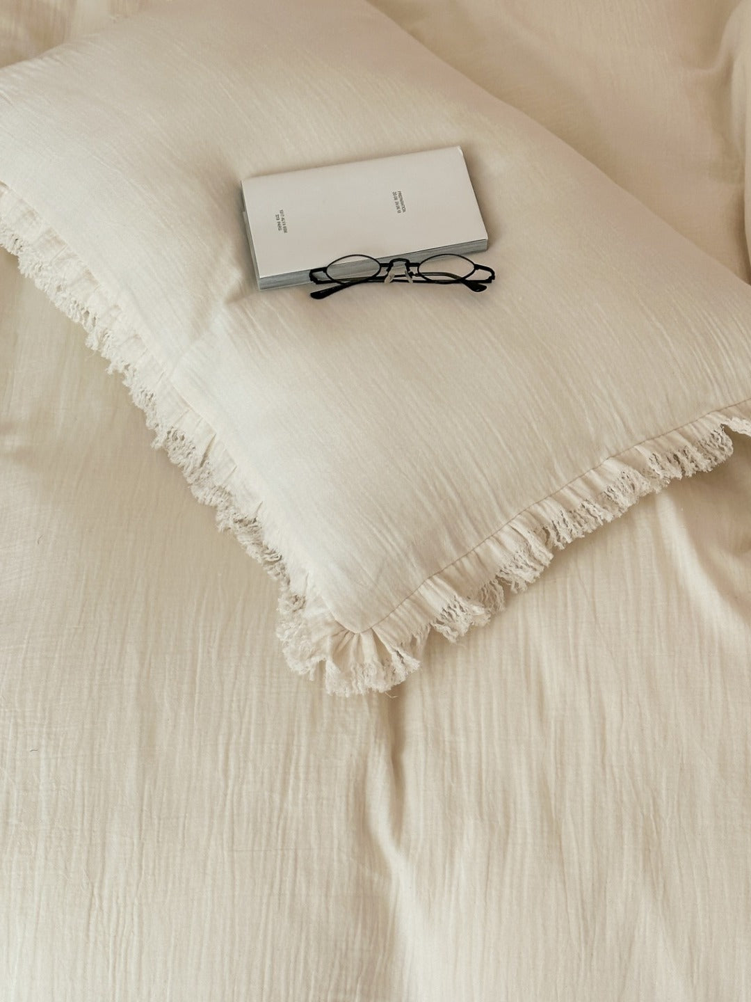 Isla Ivory Tassel-Trim Muslin Bedding Set original reference image 3