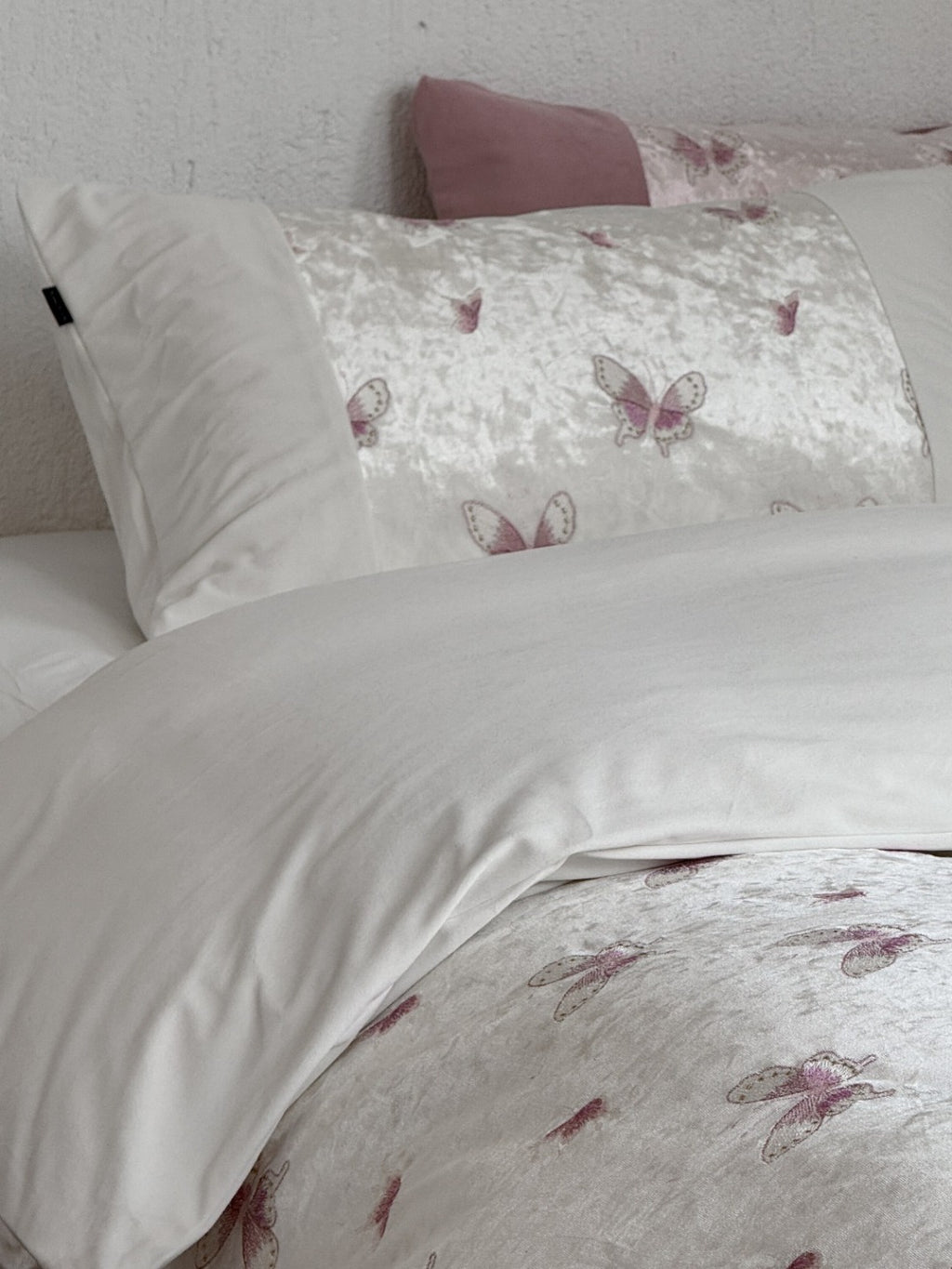 Liora Ivory & Rose Butterfly Velvet Bedding Set original reference image 1