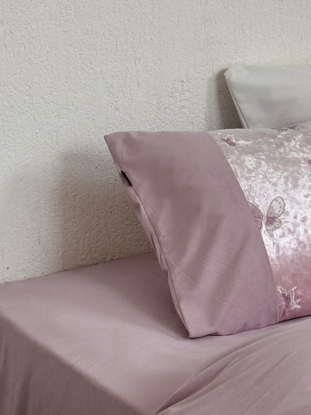 Liora Ivory & Rose Butterfly Velvet Bedding Set original reference image 9