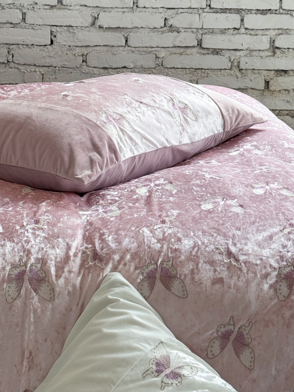 Liora Ivory & Rose Butterfly Velvet Bedding Set original reference image 11