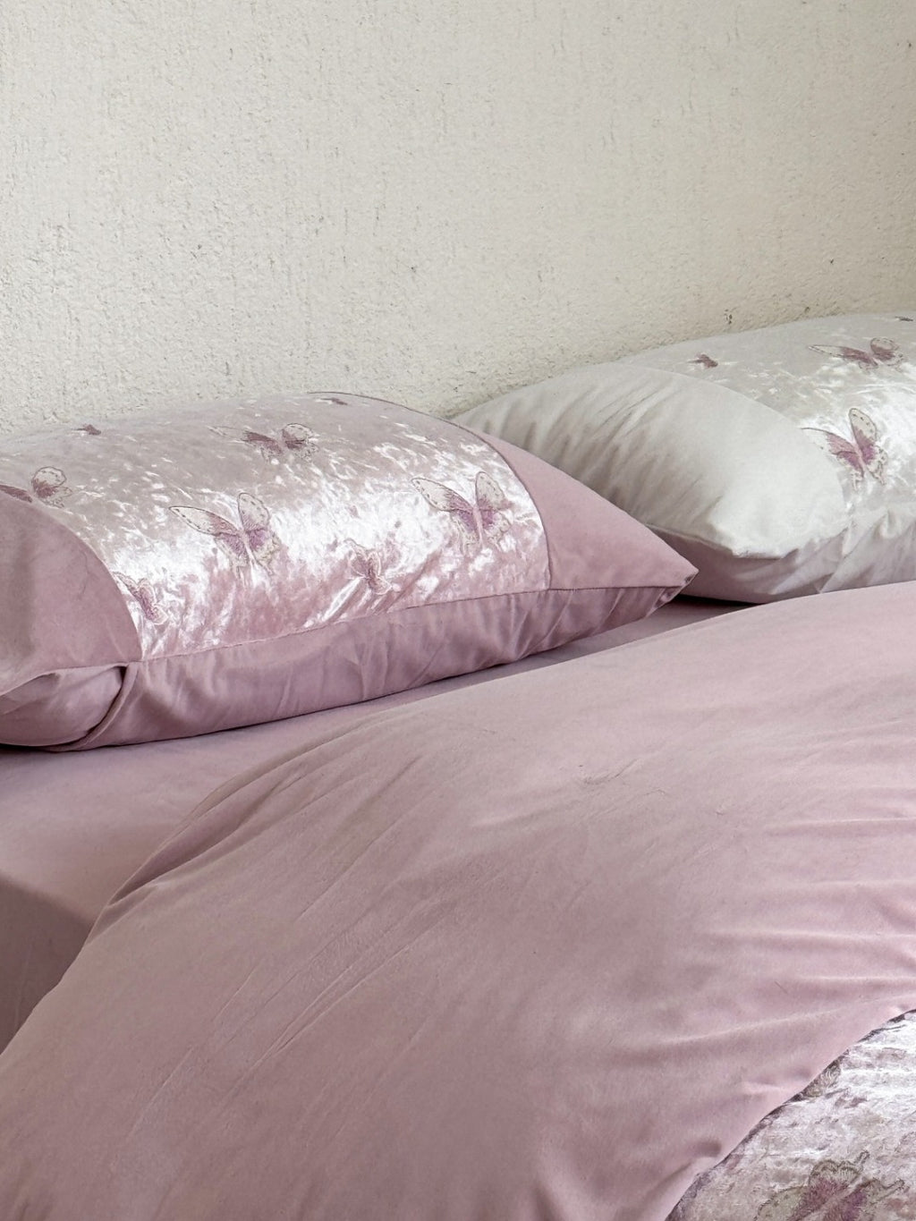 Liora Ivory & Rose Butterfly Velvet Bedding Set original reference image 12