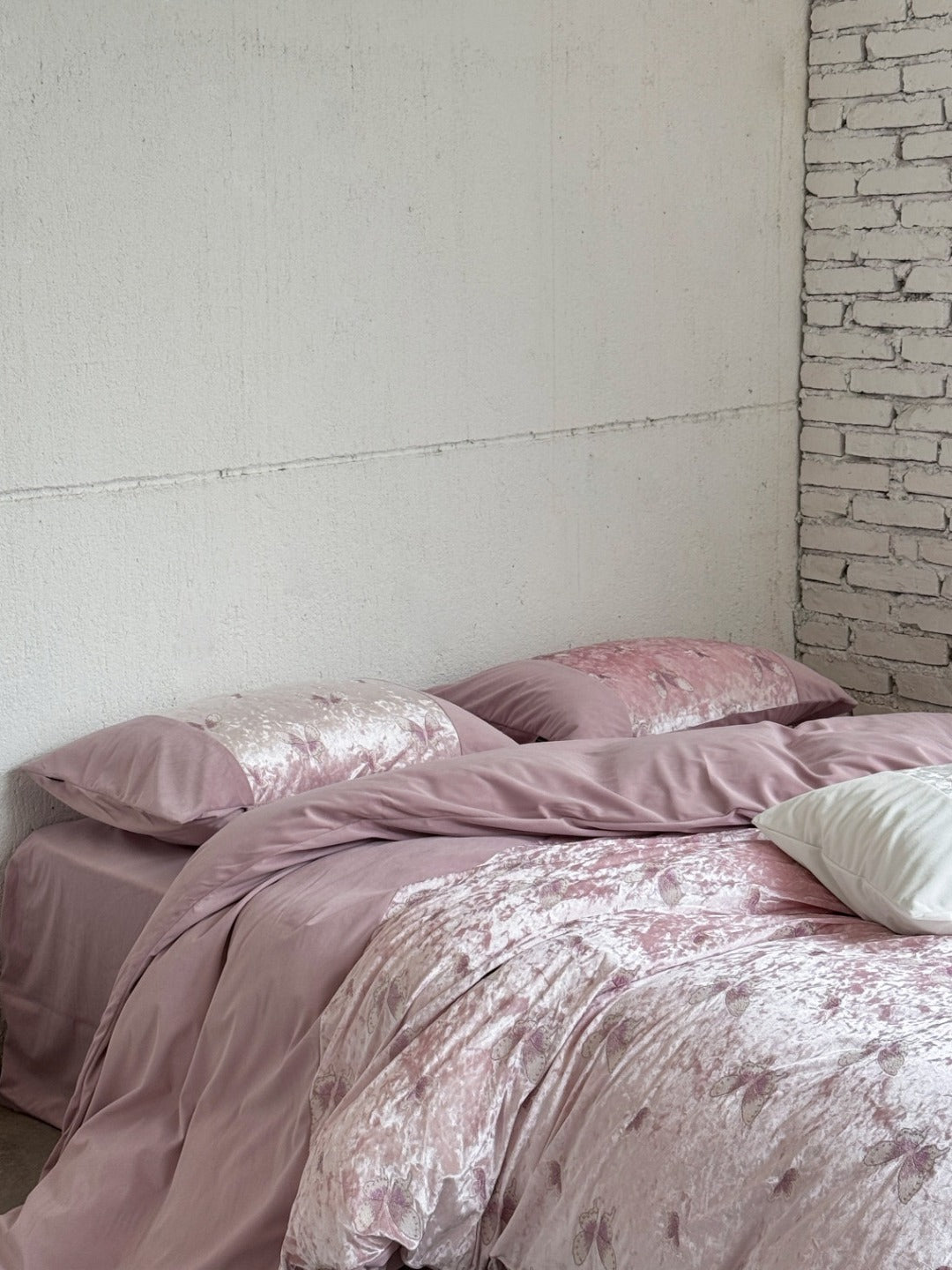 Liora Ivory & Rose Butterfly Velvet Bedding Set original reference image 13