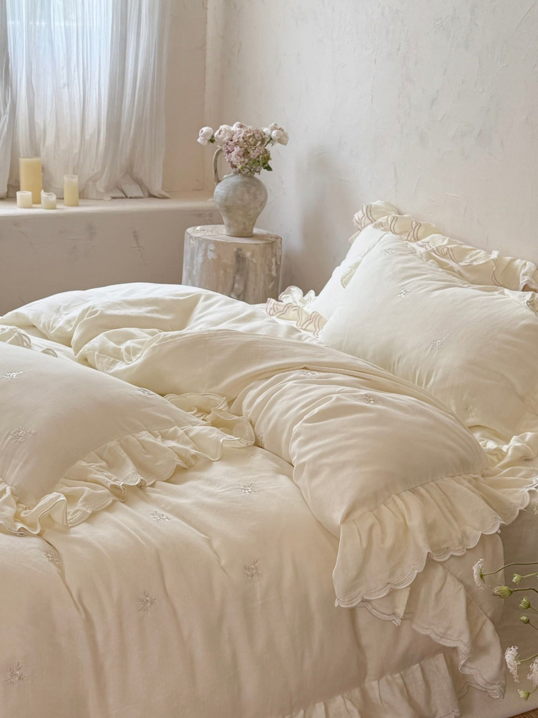 Marielle Scalloped Embroidered Muslin Bedding Set original reference image 3