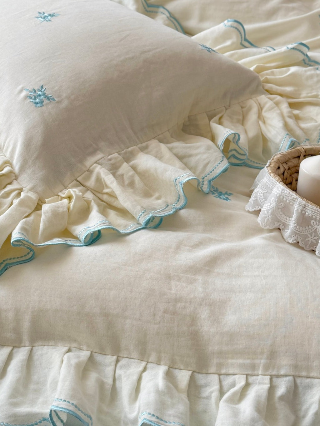 Marielle Scalloped Embroidered Muslin Bedding Set original reference image 19