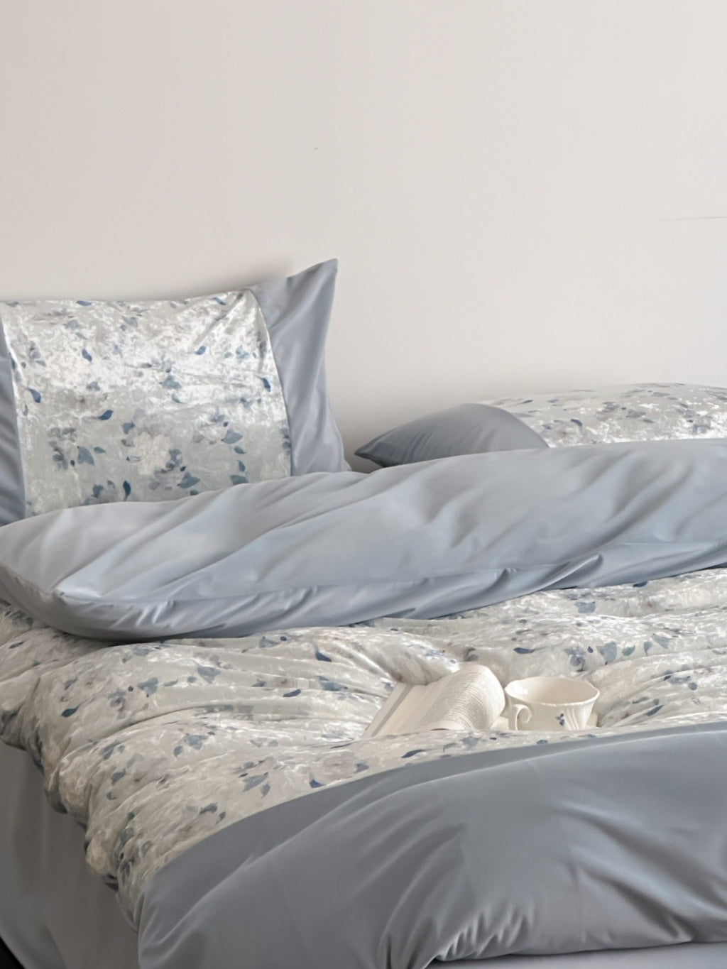 Serene Blue Watercolor Floral Velvet Bedding Set original reference image 2