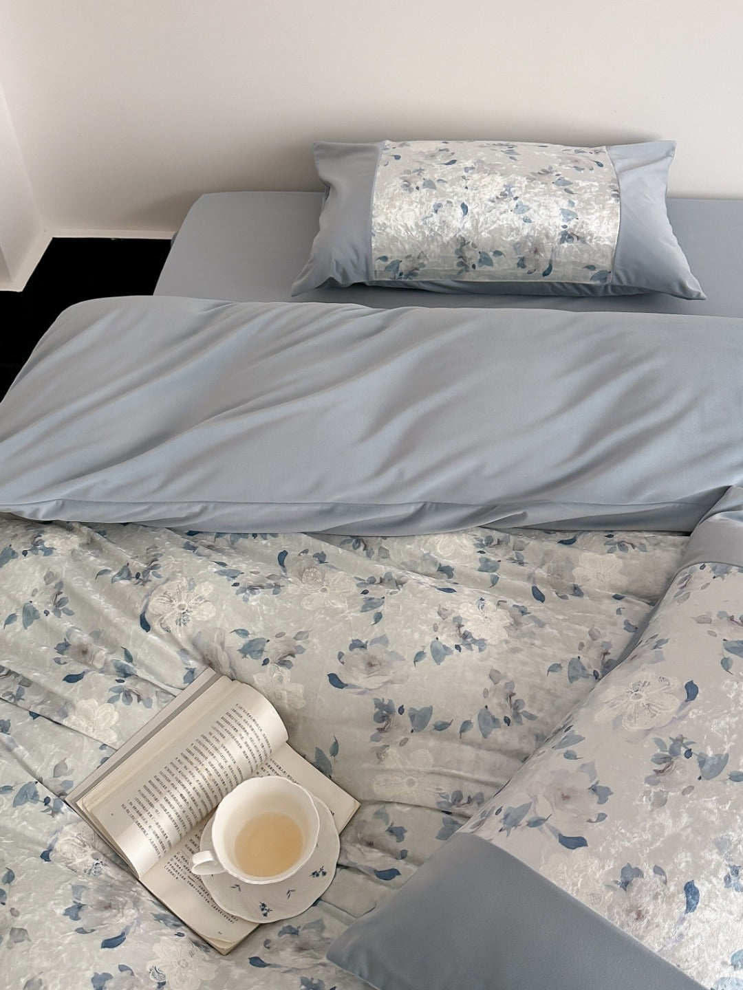 Serene Blue Watercolor Floral Velvet Bedding Set original reference image 4